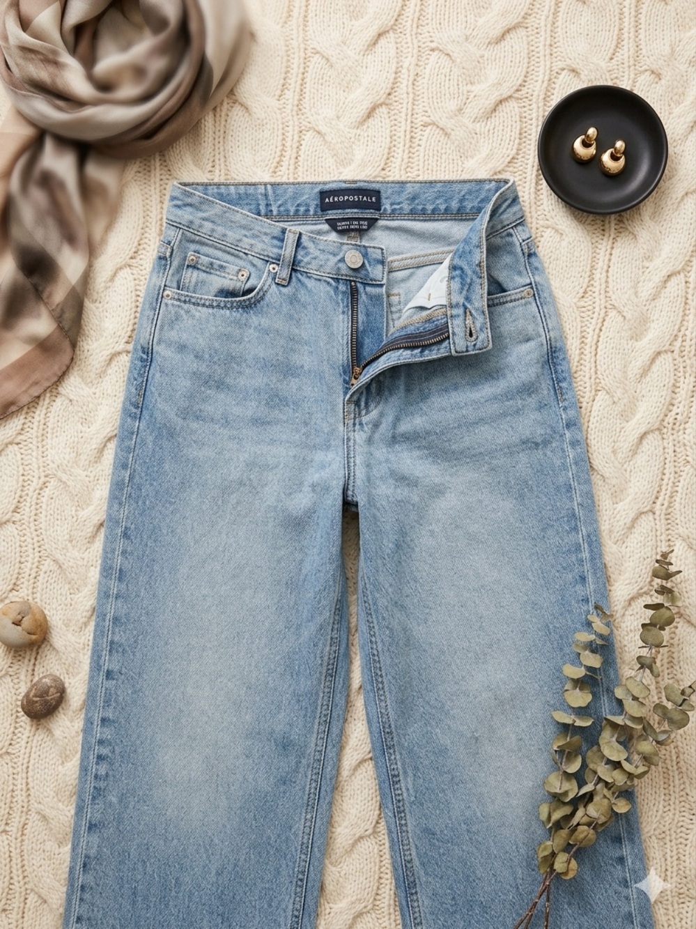 Aeropostale Women's Light Wash Straight-Leg Jeans